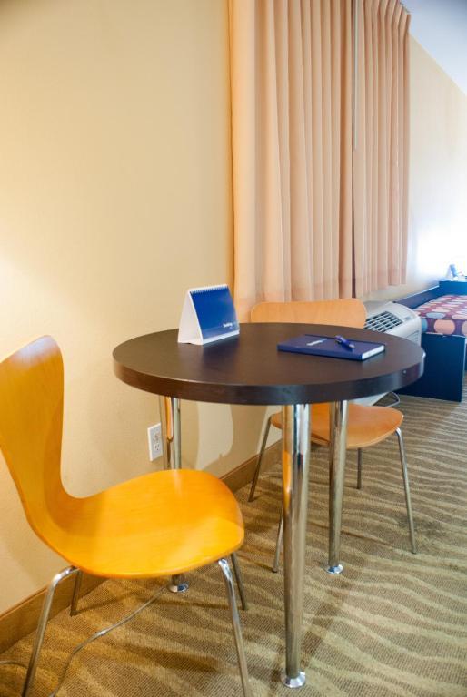 Super 8 By Wyndham Indio Hotel Cameră foto